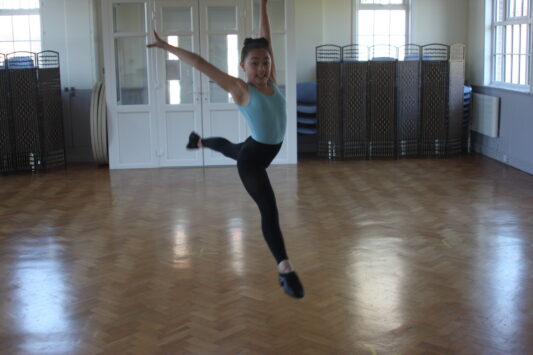 Lyrical and Contemporary dancer performing at Artists In Motion
